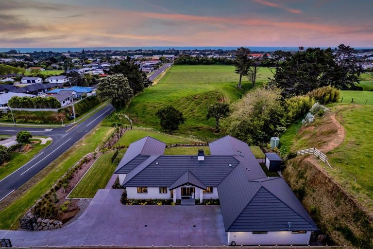Photo of property in 129 Smart Road, Glen Avon, New Plymouth, 4372