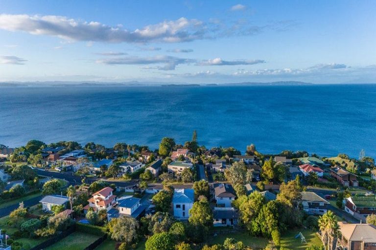 Photo of property in 91 Pacific Parade, Army Bay, Whangaparaoa, 0930