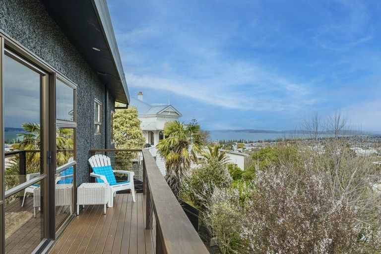 Photo of property in 3 Sealy Road, Bluff Hill, Napier, 4110