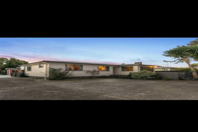 Photo of property in 10 Romney Place, Manurewa, Auckland, 2102