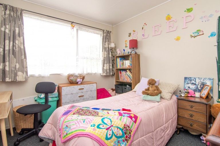 Photo of property in 6 Robinson Crescent, Westbrook, Palmerston North, 4412