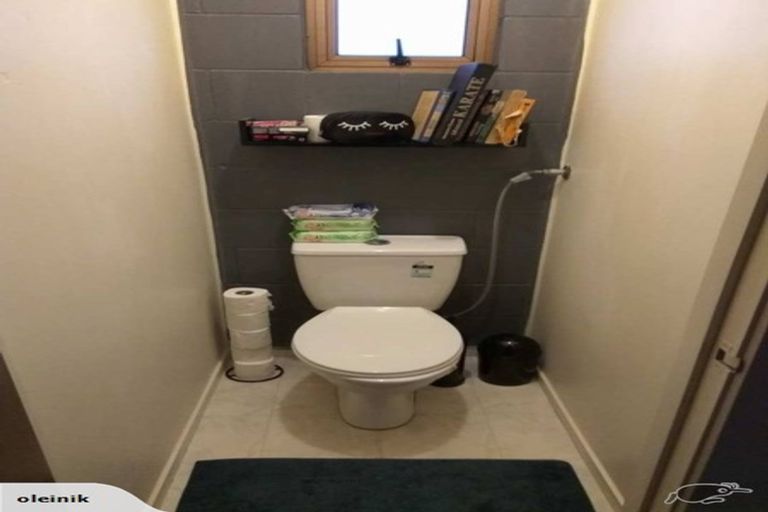 Photo of property in 2/68 West Coast Road, Glen Eden, Auckland, 0602