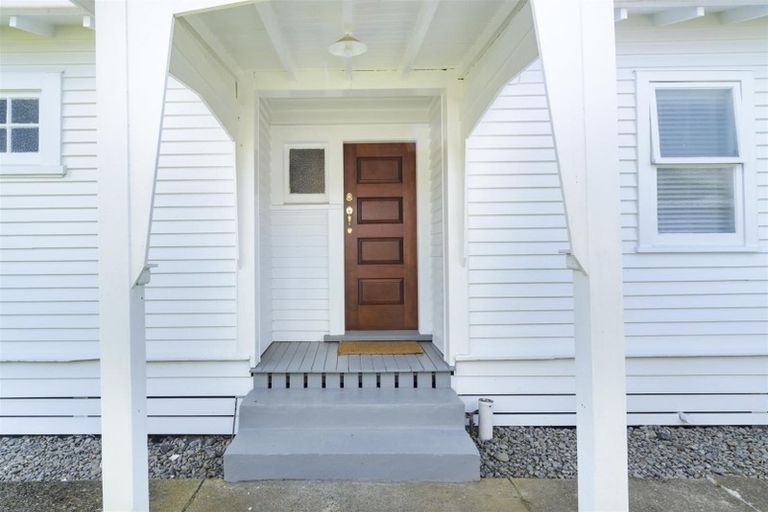 Photo of property in 7 Station Road, Marton, 4710