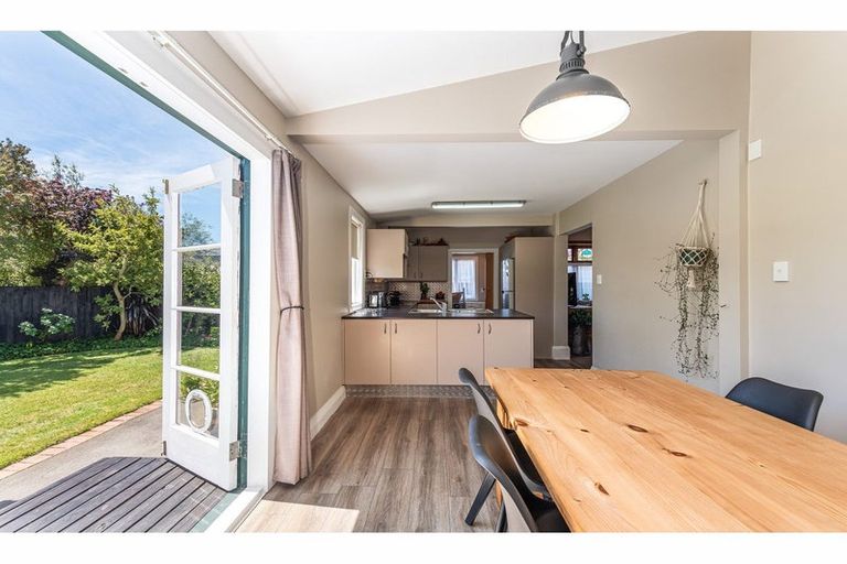 Photo of property in 37 Hendon Street, Edgeware, Christchurch, 8013