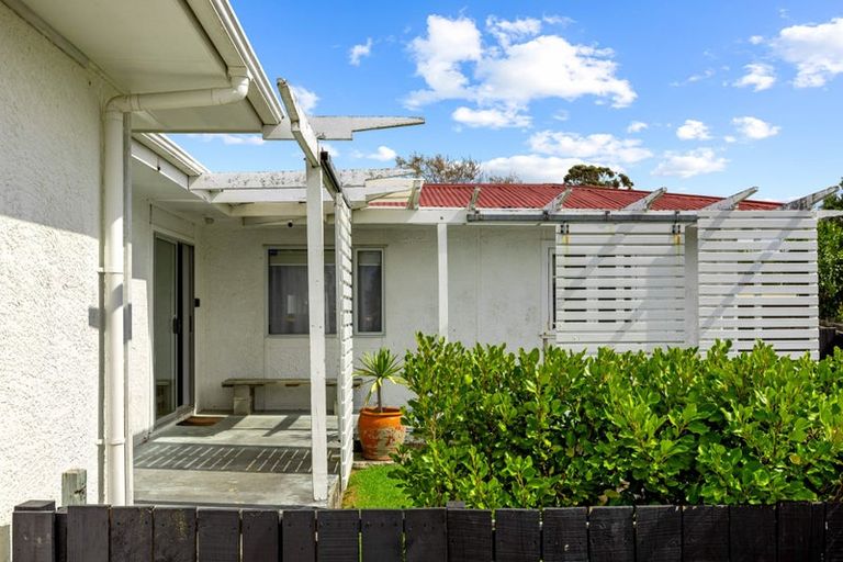 Photo of property in 1/212 Centreway Road, Orewa, 0931