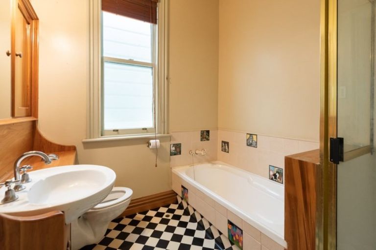 Photo of property in 6 Hobson Street, Thorndon, Wellington, 6011