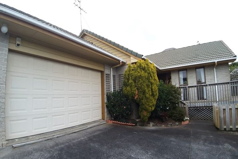 Photo of property in 1/30 Galloway Crescent, Farm Cove, Auckland, 2012