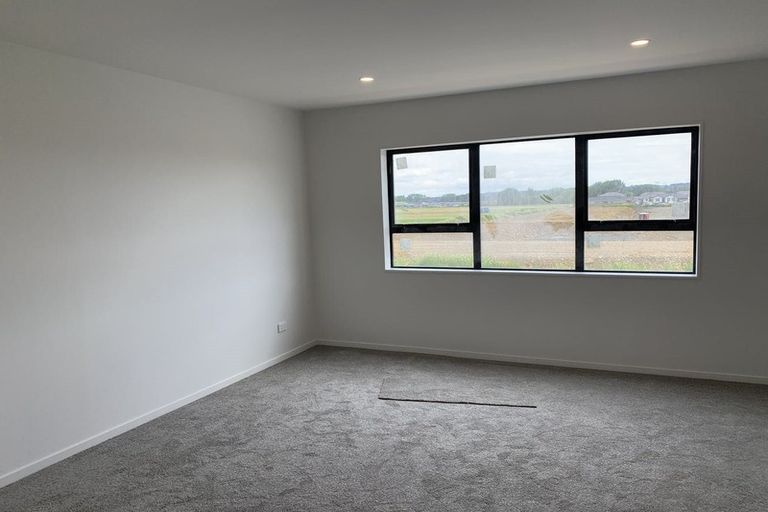 Photo of property in 11 Kairakau Street, Takanini, 2110