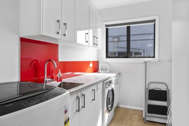 Photo of property in 15 Tasman Street, Opunake, 4616