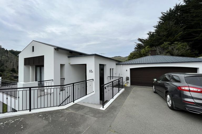 Photo of property in 10a Dalefield Drive, Cashmere, Christchurch, 8022