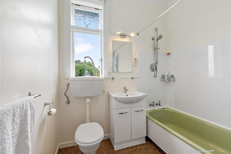 Photo of property in 99 Grafton Road, Roseneath, Wellington, 6011