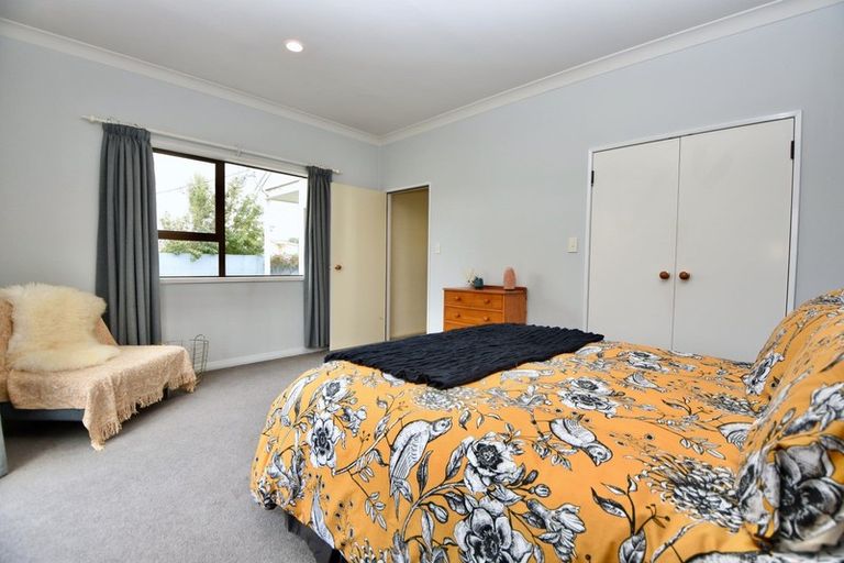 Photo of property in 2 Mckenzie Terrace, Carterton, 5713