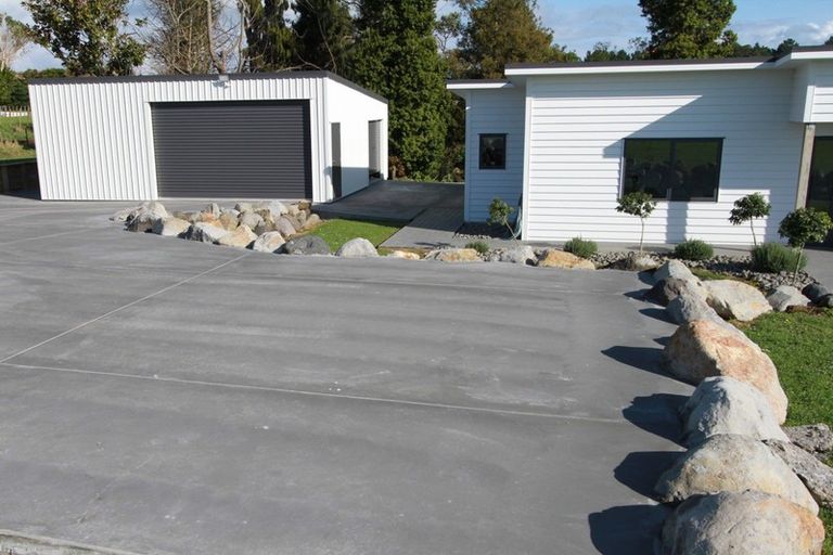 Photo of property in 173 Kairau Road, Brixton, New Plymouth, 4373