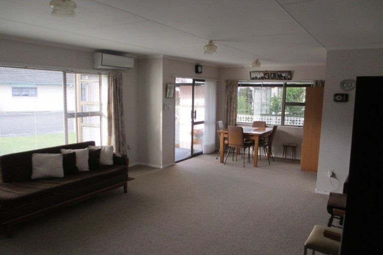 Photo of property in 8 Bethel Court, Milson, Palmerston North, 4414