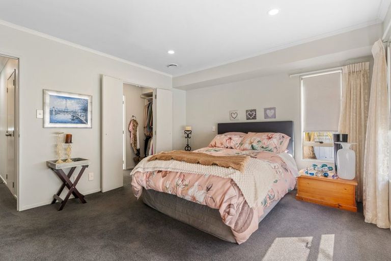 Photo of property in 1/20 Solana Court, Botany Downs, Auckland, 2010