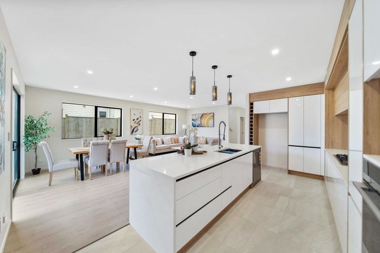 Photo of property in 1 Nola Dawn Avenue, Papakura, 2110