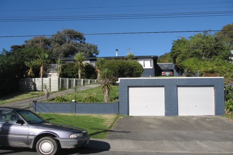 Photo of property in 54 Tiromoana Road, Raumati South, Paraparaumu, 5032