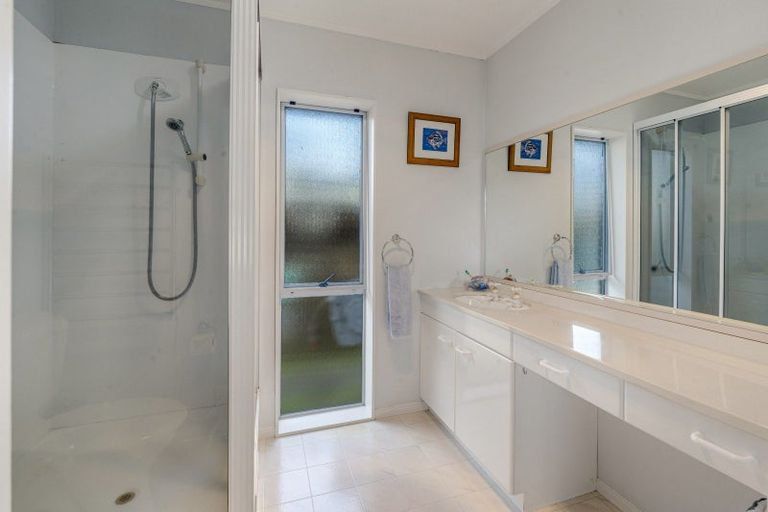 Photo of property in 18 Simmental Crescent, Somerville, Auckland, 2014