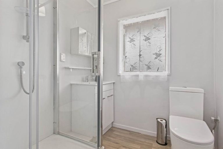 Photo of property in 10/126 Lynwood Road, New Lynn, Auckland, 0600