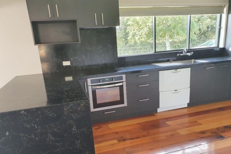 Photo of property in 124 Kent Road, Burgess Park, New Plymouth, 4371