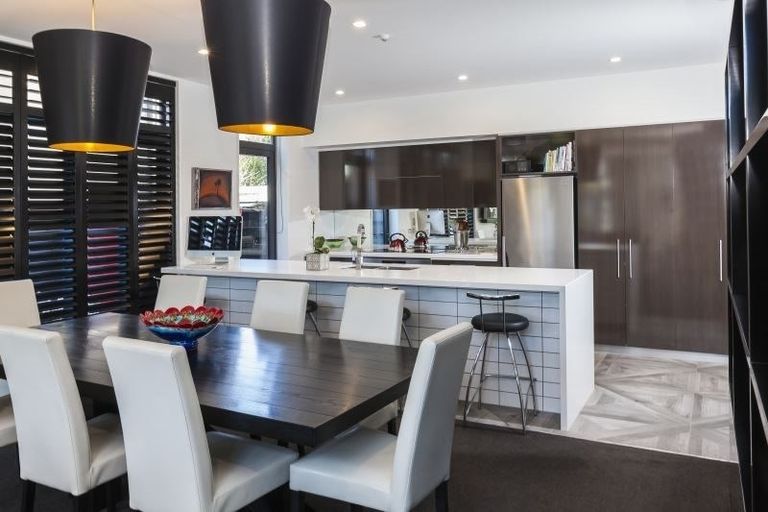 Photo of property in 2/2a Dorset Street, Christchurch Central, Christchurch, 8013