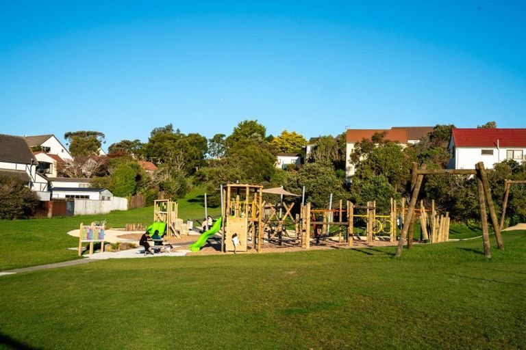 Photo of property in 1 Atwood Grove, Churton Park, Wellington, 6037