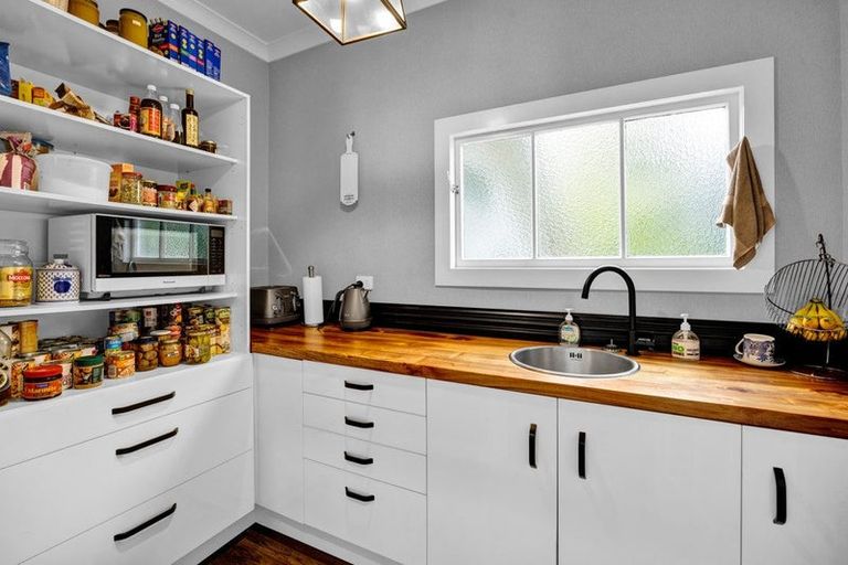 Photo of property in 279 Manutahi Road, Lepperton, New Plymouth, 4372