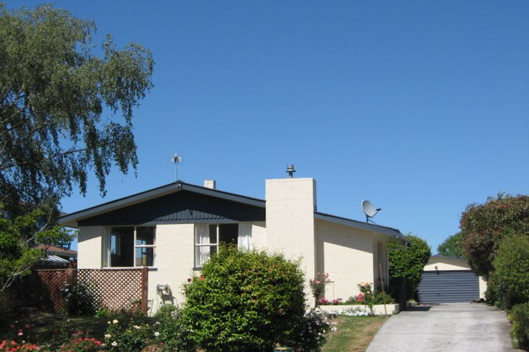 Photo of property in 16 Bickerton Street, Wainoni, Christchurch, 8061
