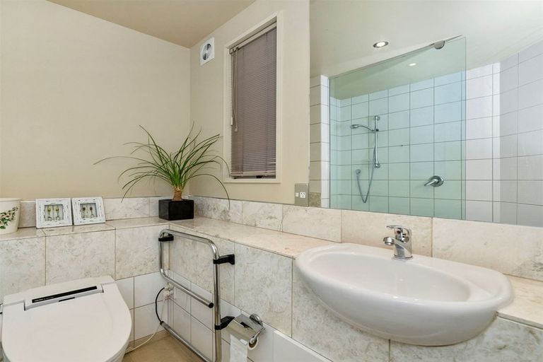 Photo of property in 6 Chateau Drive, Burnside, Christchurch, 8053