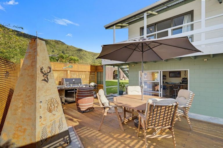 Photo of property in 296 Waikawa Road, Waikawa, Picton, 7220