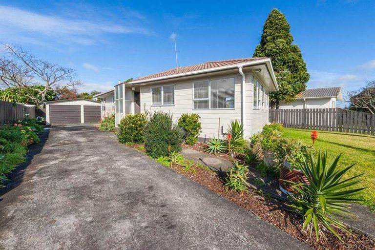 Photo of property in 100 Wordsworth Road, Manurewa, Auckland, 2102