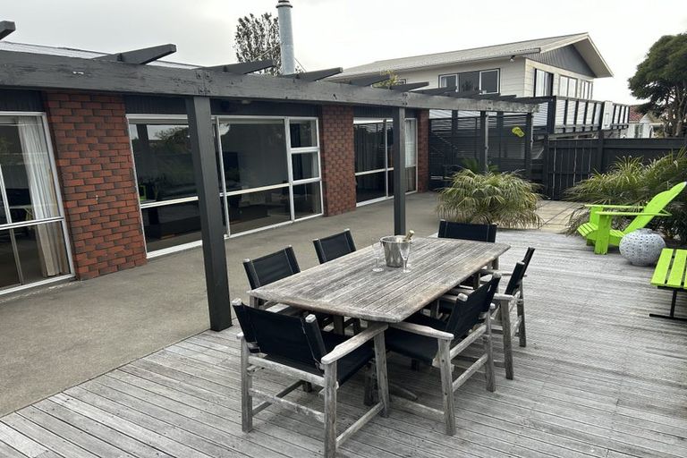 Photo of property in 23 Truby King Street, Merrilands, New Plymouth, 4312