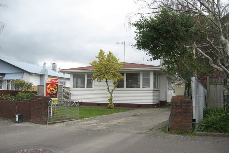 Photo of property in 130 Ferguson Street, West End, Palmerston North, 4412