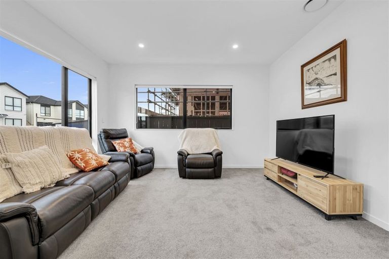 Photo of property in 9 Puruatanga Drive, Flat Bush, Auckland, 2019