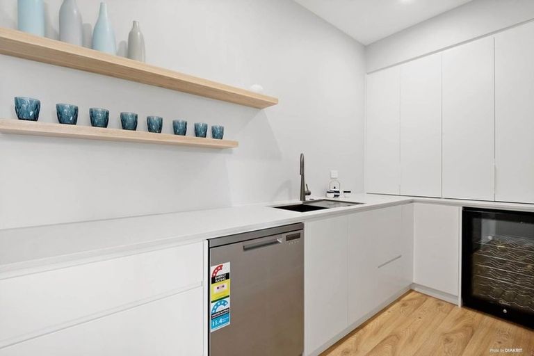 Photo of property in 8 Vazey Way, Hobsonville, Auckland, 0618