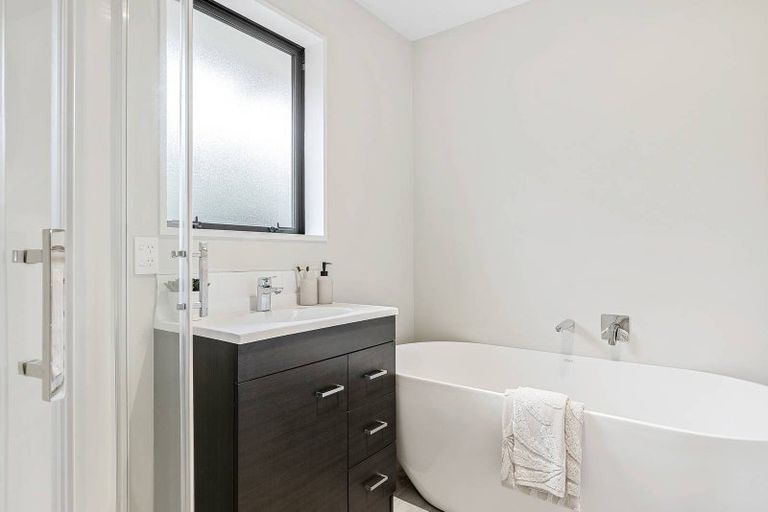 Photo of property in 2/112 Edward Avenue, Edgeware, Christchurch, 8013