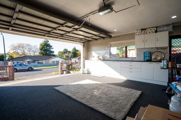 Photo of property in 63 Castlefinn Drive, Weymouth, Auckland, 2103