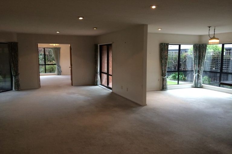 Photo of property in 20 Althorp Place, Avonhead, Christchurch, 8042