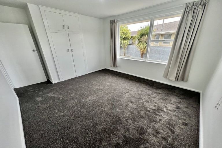 Photo of property in 16 Sarabande Avenue, Redwood, Christchurch, 8051