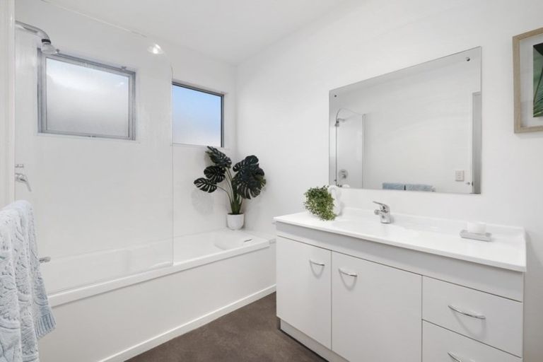 Photo of property in 9 Rere Road, Lake Hayes, Queenstown, 9304