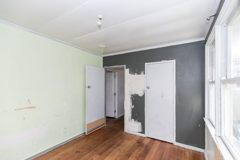 Photo of property in 33 Paul Crescent, Fairfield, Hamilton, 3214