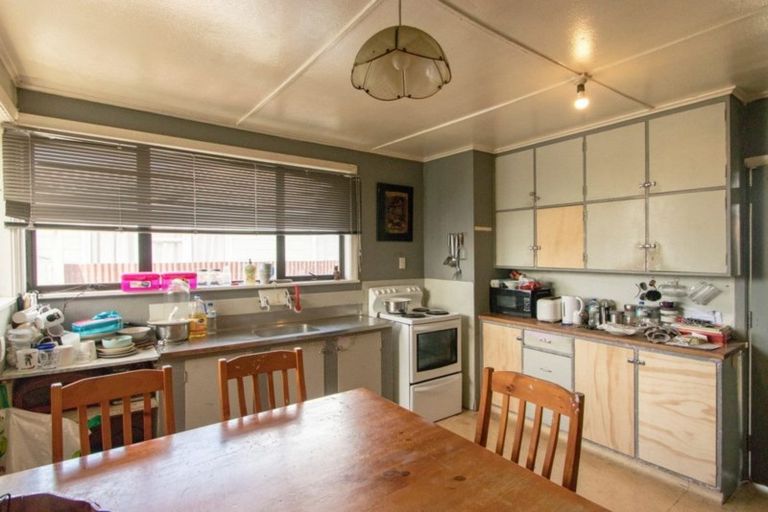 Photo of property in 20 Curling Crescent, Onekawa, Napier, 4110