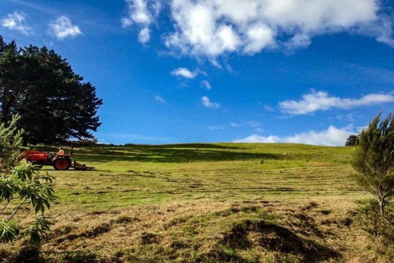 Photo of property in 356 Cable Bay Block Road, Cable Bay, 0420