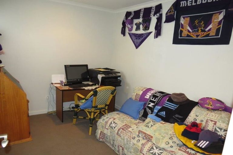 Photo of property in 631a Queen Street East, Levin, 5510