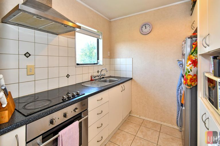 Photo of property in 2/12 Nelson Street, Papakura, 2110