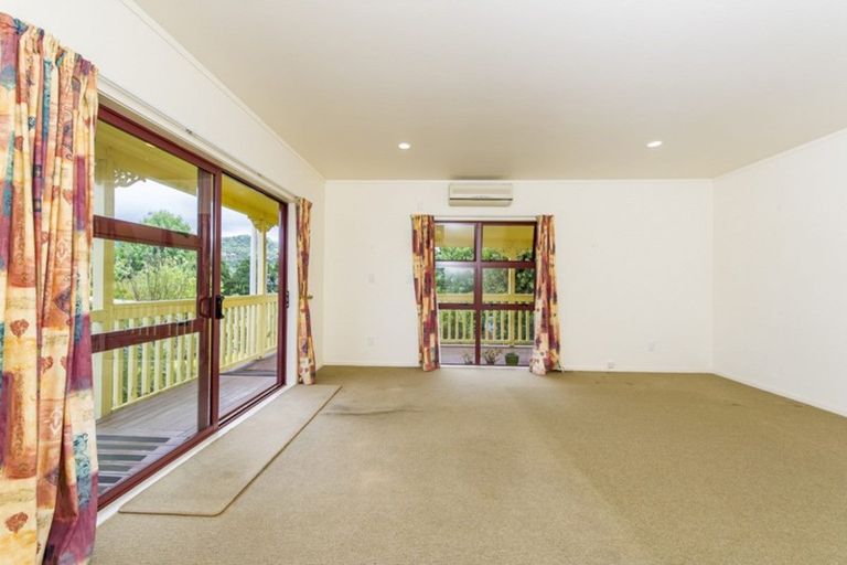 Photo of property in 772 West Coast Road, Oratia, Auckland, 0604