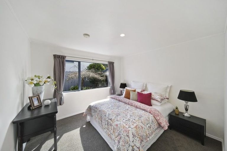 Photo of property in 3/6a Botany Road, Howick, Auckland, 2010