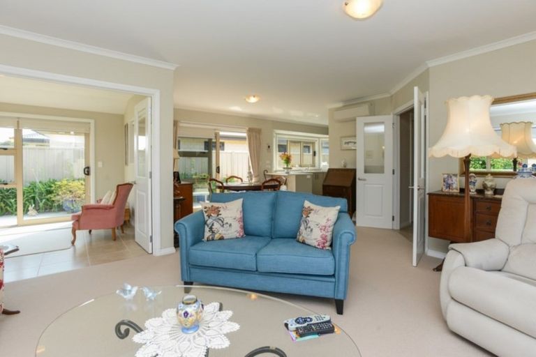 Photo of property in 6 Gregory Grove, Clive, 4102