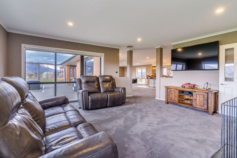 Photo of property in 10 Hardacre Place, Omarama, 9412