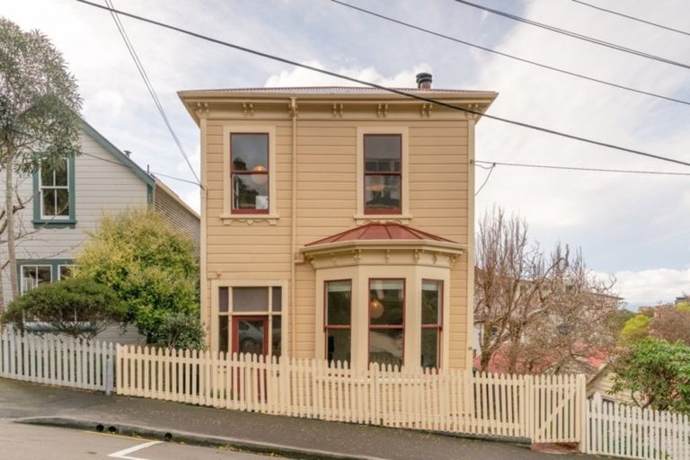 Photo of property in 16 Saint Mary Street, Thorndon, Wellington, 6011